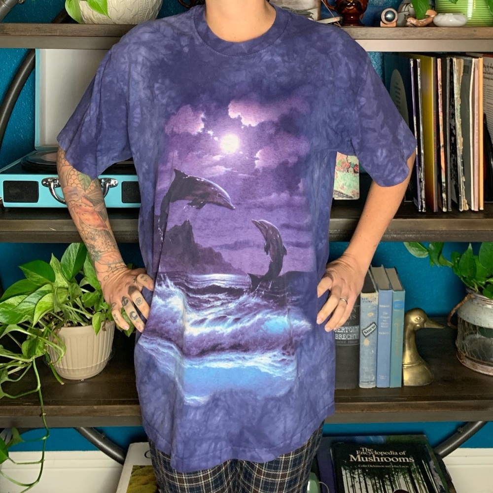 VTG The Mountain Dolphin moon t-shirt